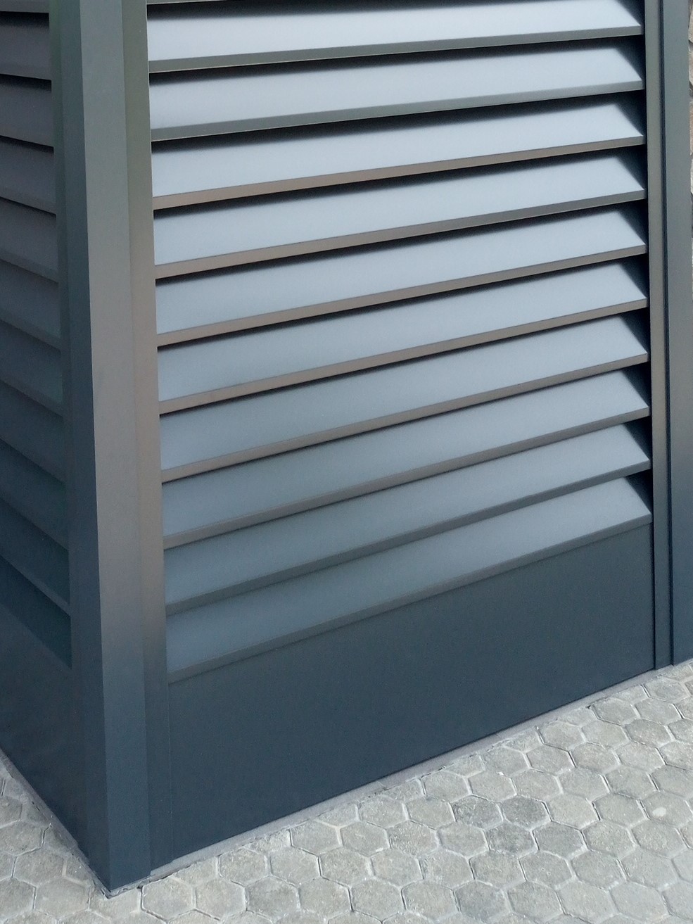 OGRAJA MIKROVAL 8 FASADA VETROLOVA